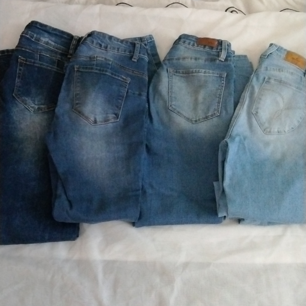 Jeans Bundle - Picture 5 of 16